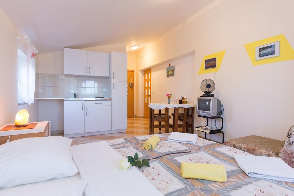 Apartments Juras Brzac المظهر الخارجي الصورة